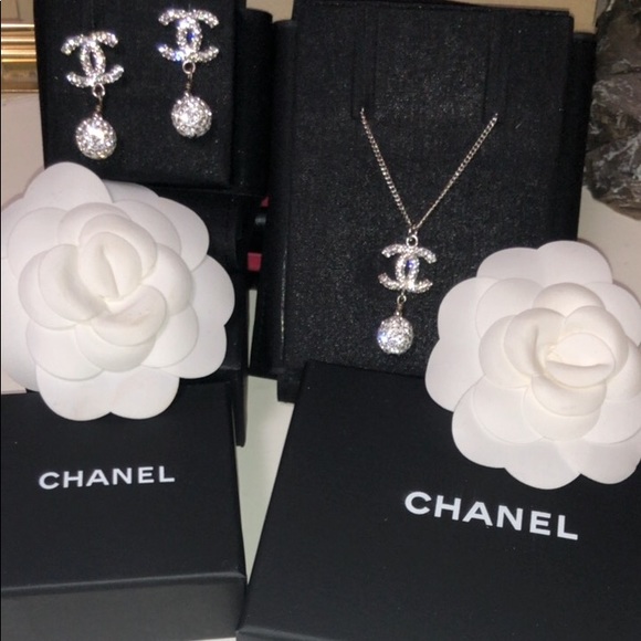 CHANEL Jewelry - Beautiful Chanel necklace and earrings set